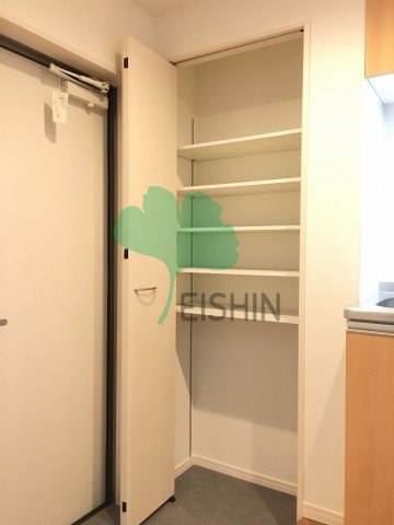 プレジール南福岡の玄関写真