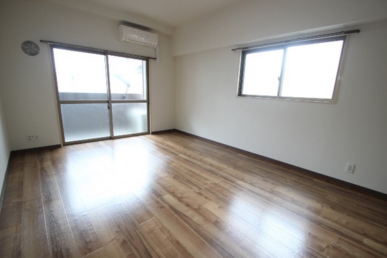 居室・リビング　※別部屋の写真です