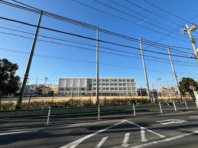 中学校　葛飾区立小松中学校（中学校）まで288m