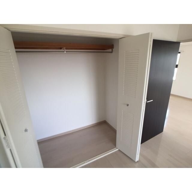 収納　写真は同タイプ住居です