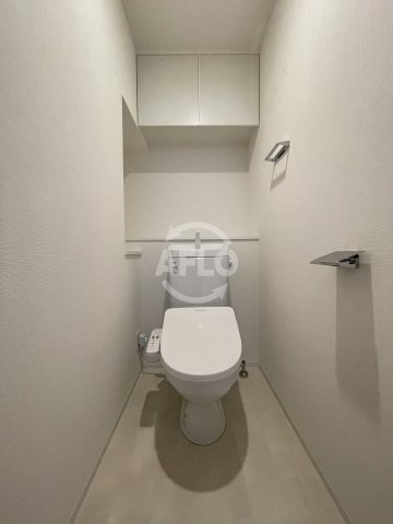 トイレ　スプランディッド難波キャトル　温水洗浄便座