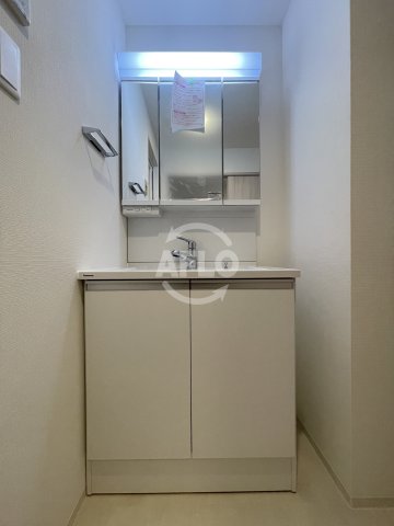 洗面設備　スプランディッド難波キャトル　独立洗面台