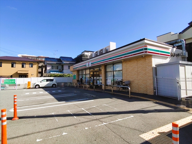 コンビニ　セブンイレブン芦屋呉川町店（コンビニ）まで587m