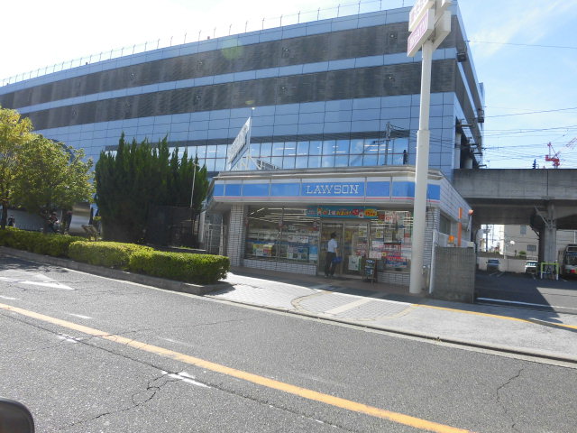 コンビニ　ローソン南海岸和田駅前店（コンビニ）まで393m