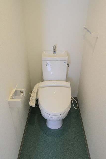 西鉄天神大牟田線 春日原駅 徒歩3分 9階建 築21年のトイレ写真