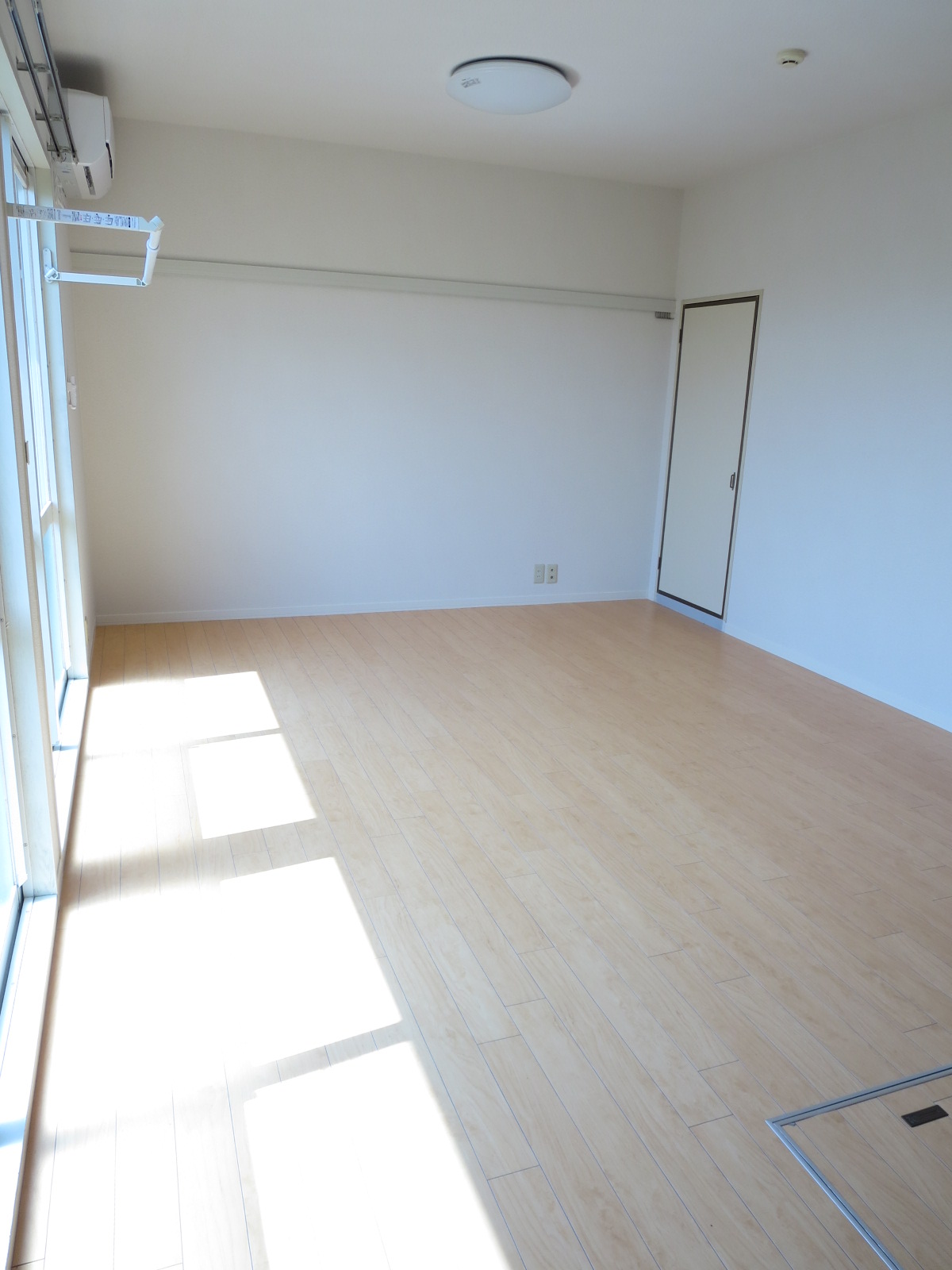 居室・リビング　日当たり良好なリビングです