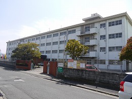 小学校　北九州市立光貞小学校（小学校）まで1056m