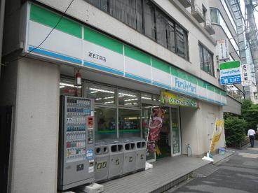コンビニ　ファミリーマート芝五丁目店（コンビニ）まで44m