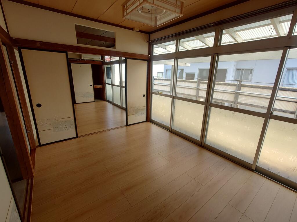 若槻貸家の内装写真