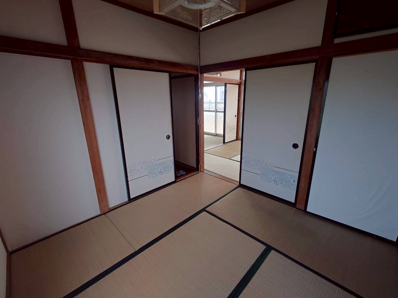 若槻貸家の内装写真