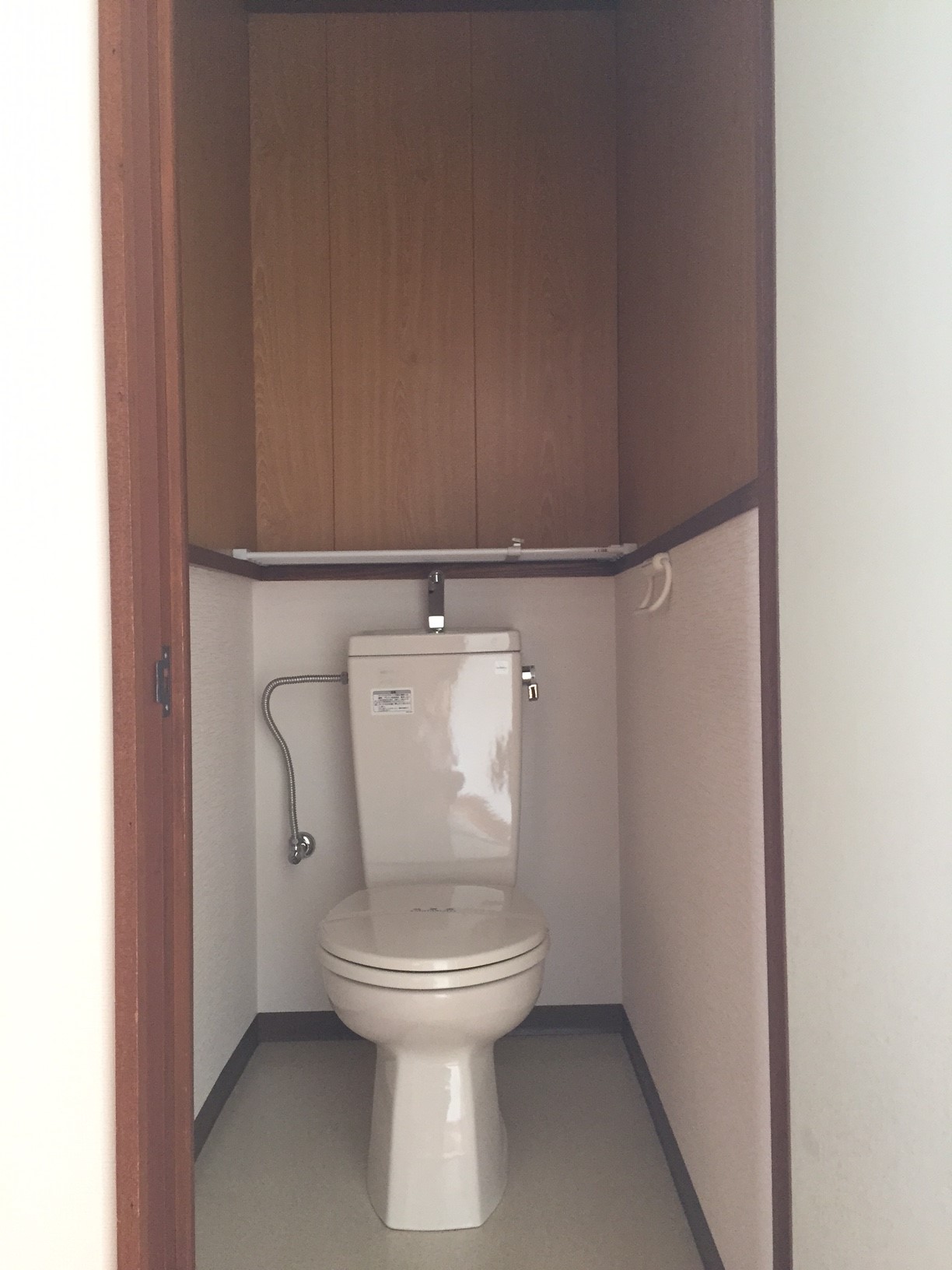 安芸郡府中町 2階建 築47年のトイレ写真