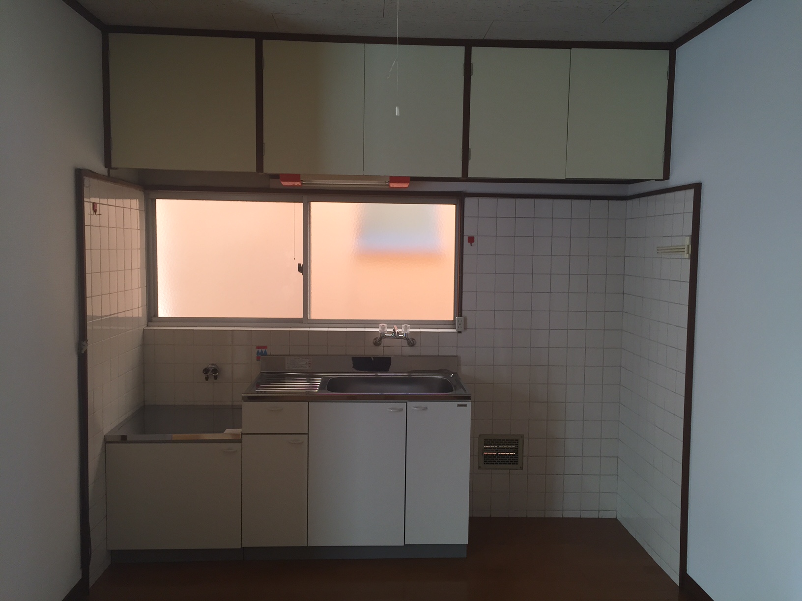 安芸郡府中町 2階建 築47年のキッチン写真