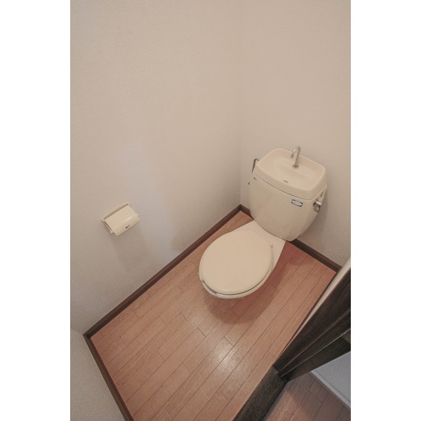 トイレ　下の階のお部屋で♪