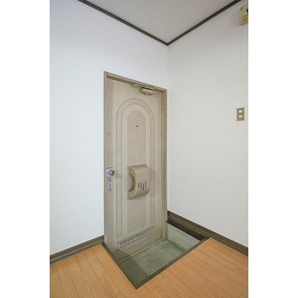 玄関　下の階のお部屋で♪