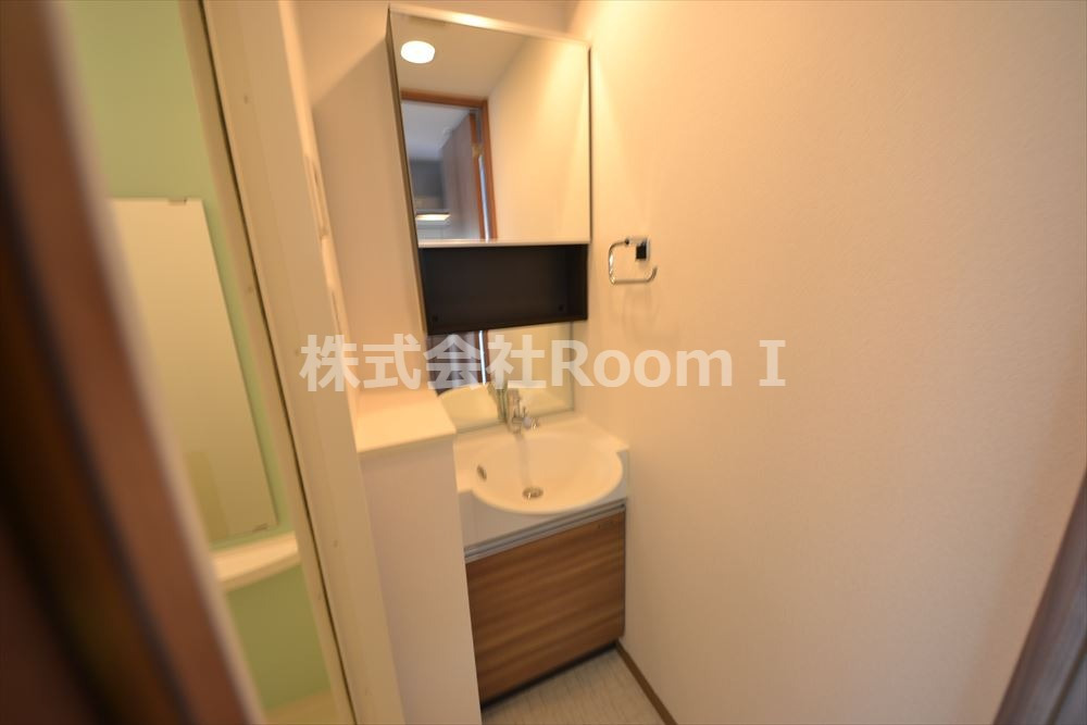 洗面設備　独立洗面台で身支度をすべて済ませてしまいましょう