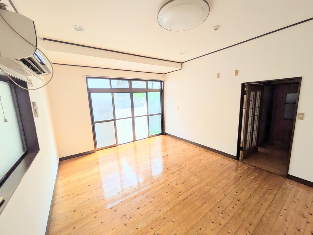 本町一戸建の内装写真