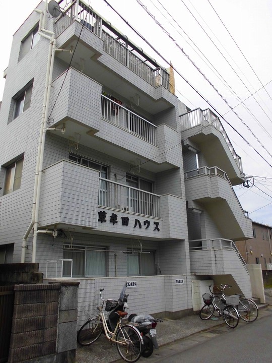 鹿児島市草牟田町のマンションの建物外観