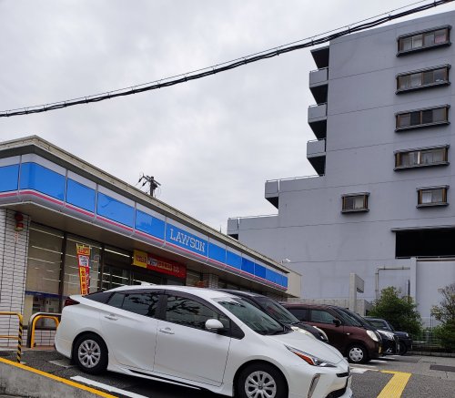 コンビニ　ローソン 垂水つつじが丘五丁目店（コンビニ）まで550m