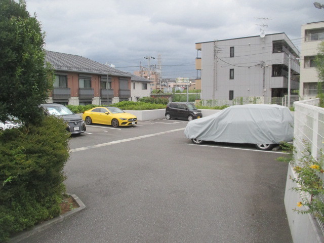 【ベルヴュコート津田沼の駐車場】