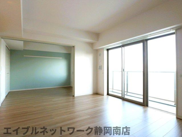 居室・リビング　ゆったり過ごせる居間です