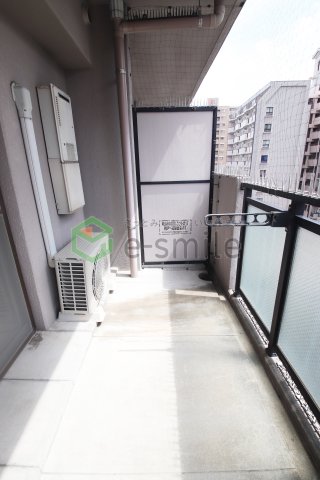 バルコニー　外からの目が気にならないバルコニーで洗濯物が干せます