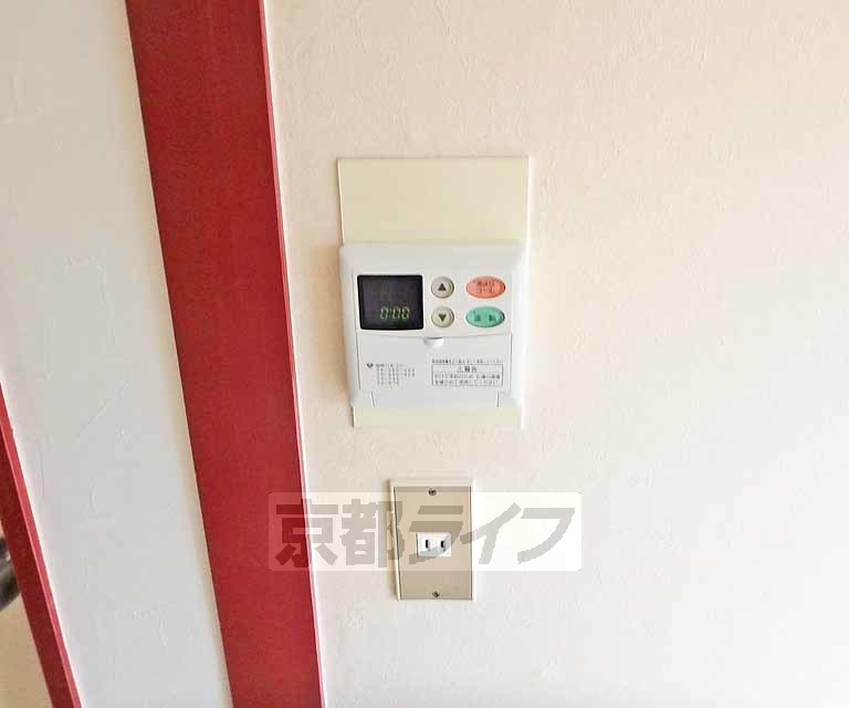 その他設備　お湯の温度調節はこちらで簡単にできますよ