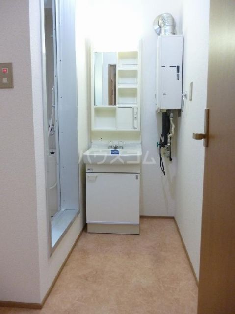 【富士市中丸のアパートの洗面設備】