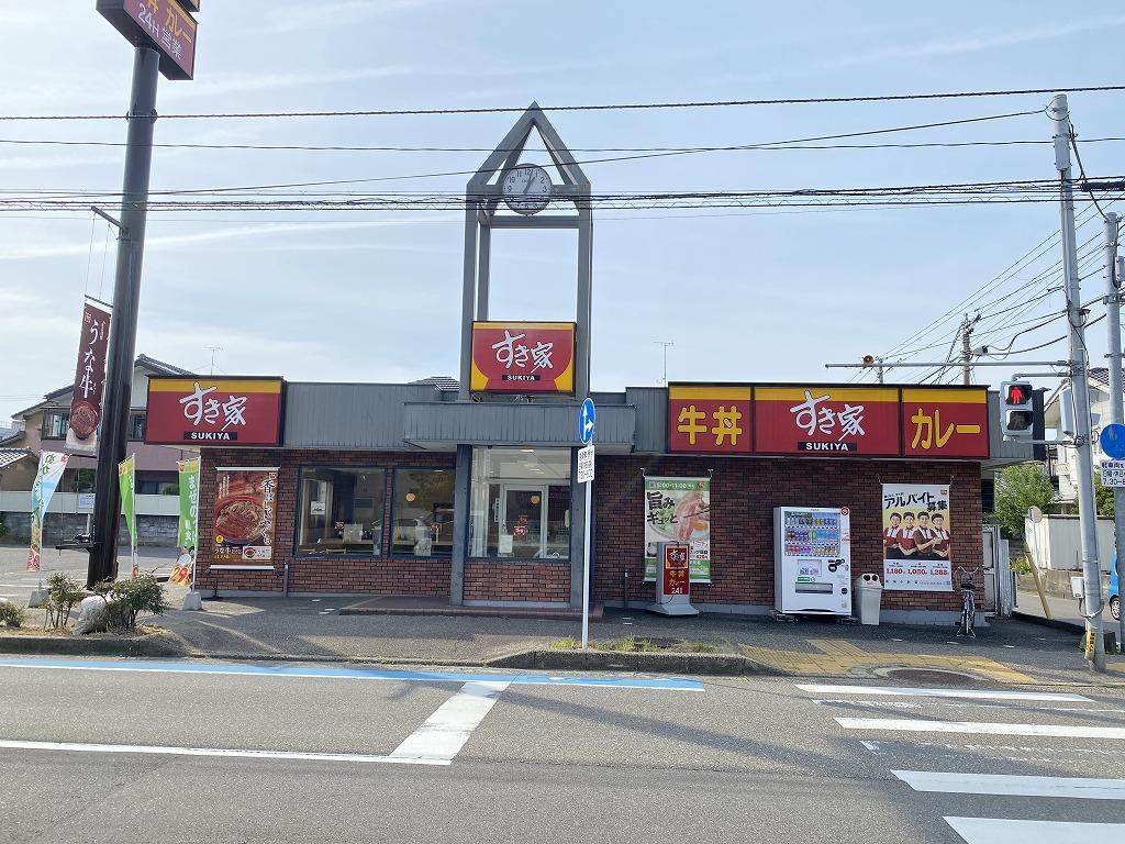 飲食店　すき家新潟小針店（飲食店）まで104m