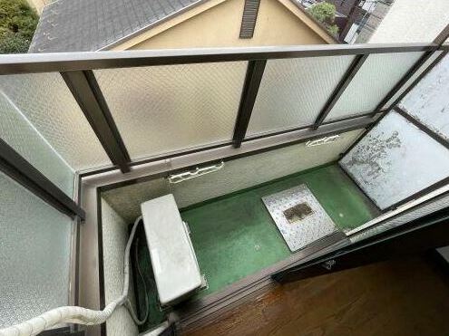 バルコニー　同物件別部屋です