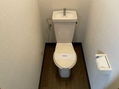 トイレ　同物件別部屋です