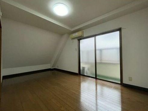 居室・リビング　同物件別部屋です