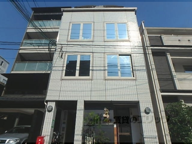 京都市中京区等持寺町のマンションの建物外観