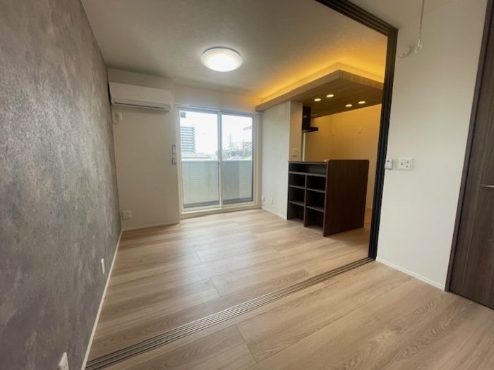 居室・リビング　南向きの明るいリビング