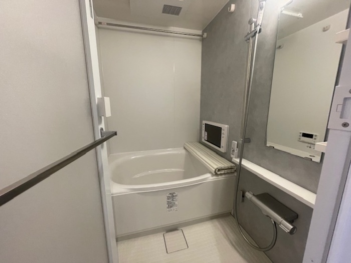 バス・シャワールーム　追焚き付お風呂　浴室テレビ・浴室換気乾燥機付