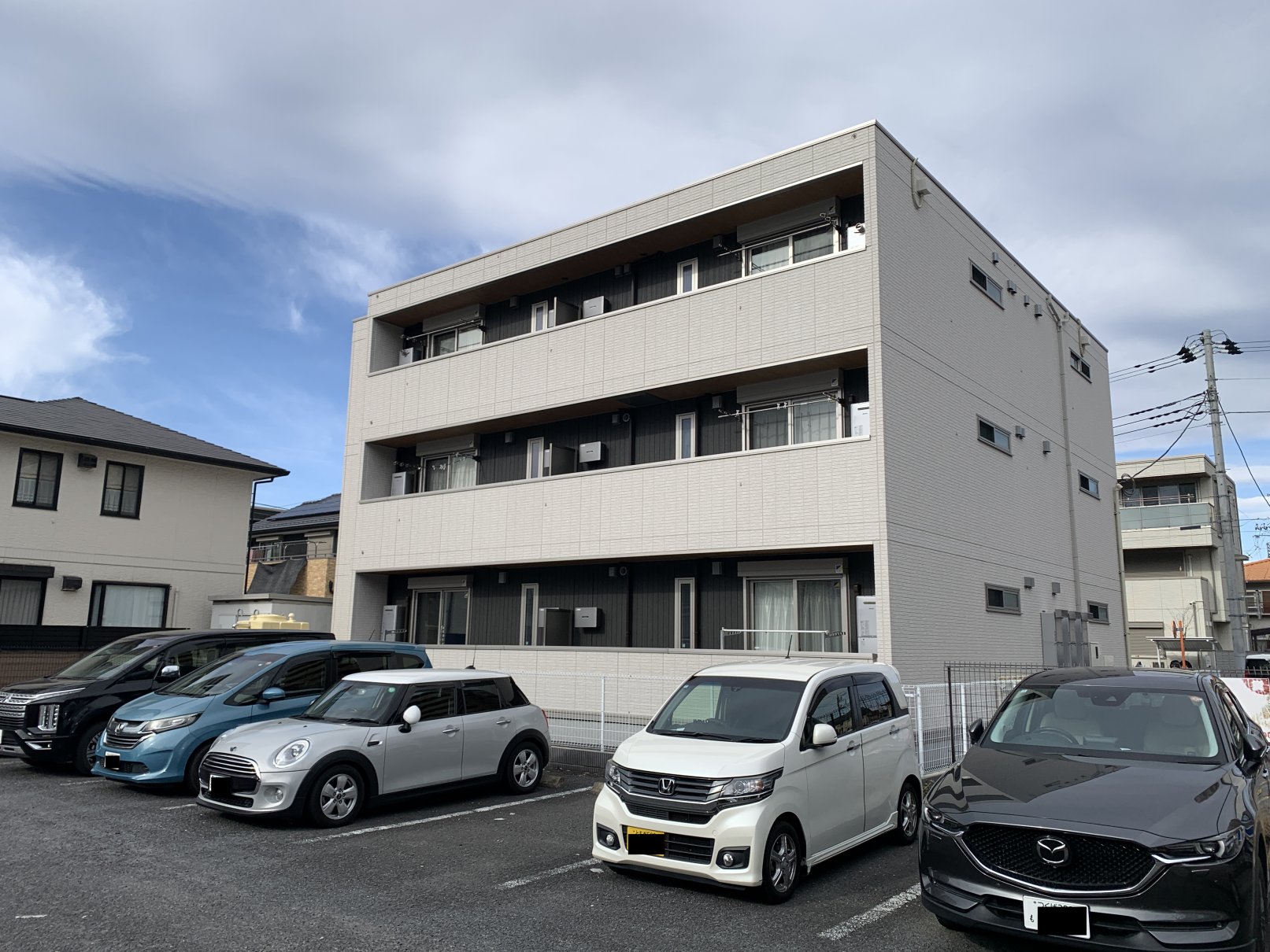 建物外観　小山駅まで徒歩3分　インターネット無料