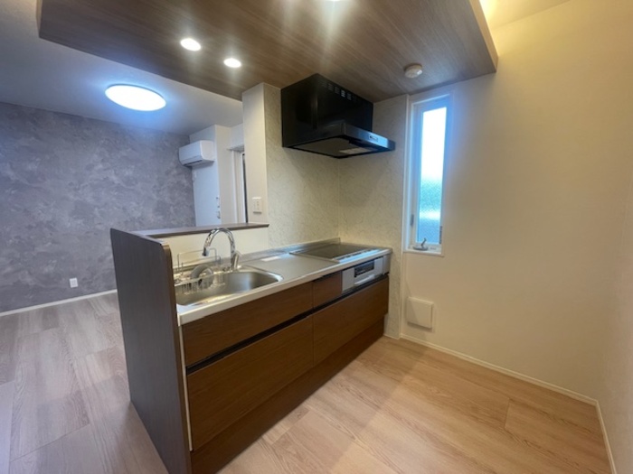 キッチン　対面キッチン(IHクッキングヒーター付のシステムキッチン)