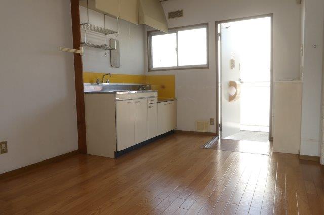 キッチン　ダイニングキッチン