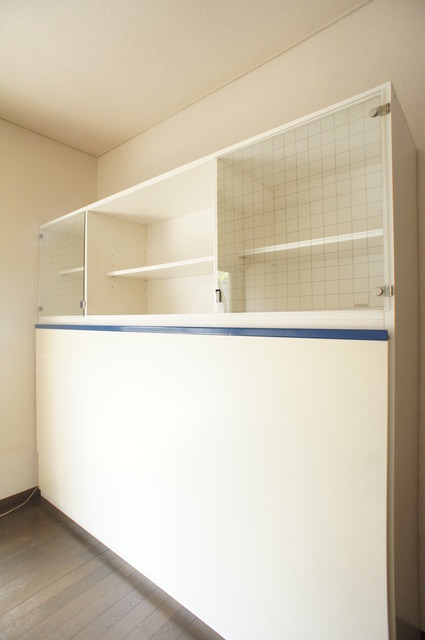 その他設備　うれしいベット付☆収納できるスペースもあるので、便利です！