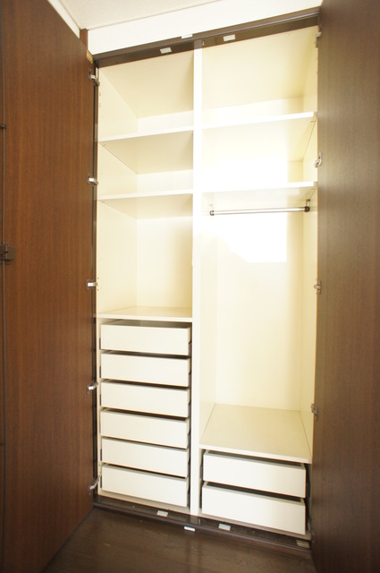 収納　大きなクローゼット付！大切なお洋服をたくさん収納できます！