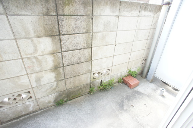 バルコニー　バルコニー付！お天気のいい日は洗濯物も気持ちよく干せますね！