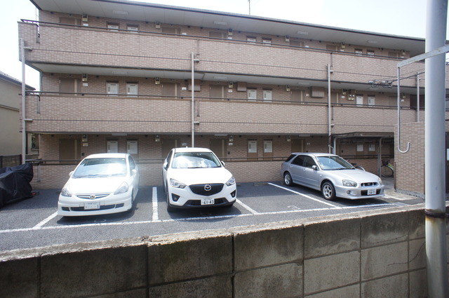 眺望　バルコニーからの眺めです♪圧迫感はありません！