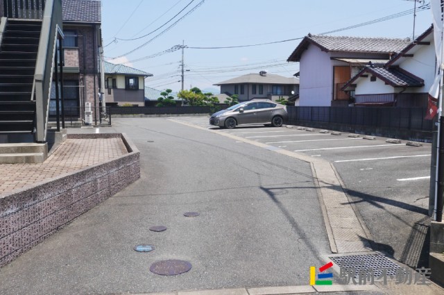 【鳥栖市姫方町のアパートの駐車場】