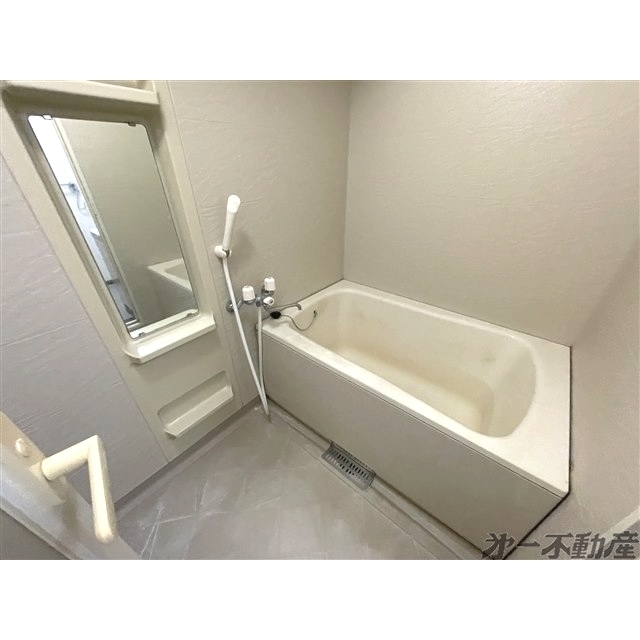 バス・シャワールーム　バス