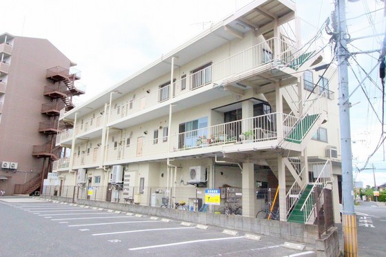 岡山市中区浜のマンションの建物外観