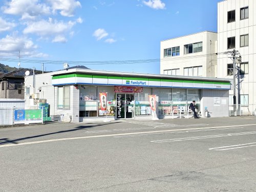 【静岡市清水区楠新田のアパートのコンビニ】