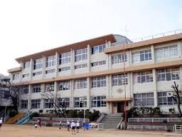 小学校　神戸市立長田小学校（小学校）まで367m