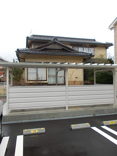 【加賀市山代温泉のアパートの駐車場】