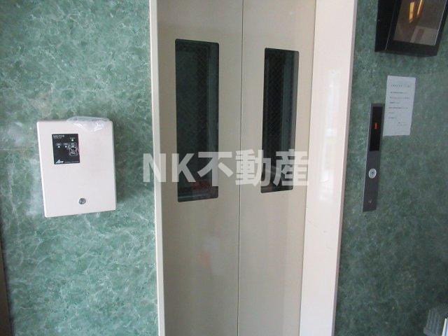 ロビー　エレベーター付きです