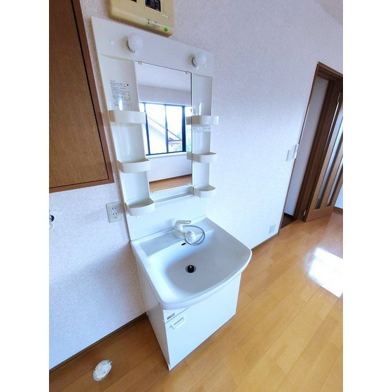 洗面設備　シャワー付き洗面台