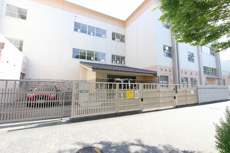 【THE RESIDENCE KANAYAMA SOUTHの小学校】